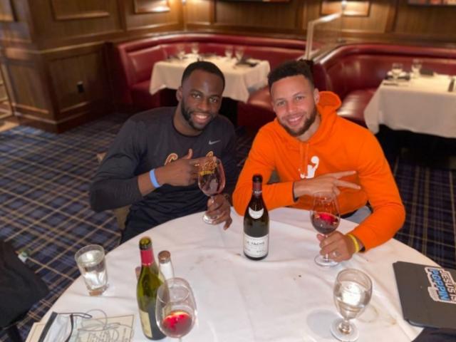 天天斗地主-追梦为库里设宴庆祝里程碑 勇士老板豪爽买单结账