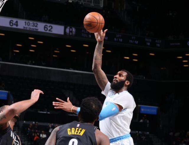 天天斗地主-被轻视的篮板怪兽！庄神像霍华德一样在湖人救赎？